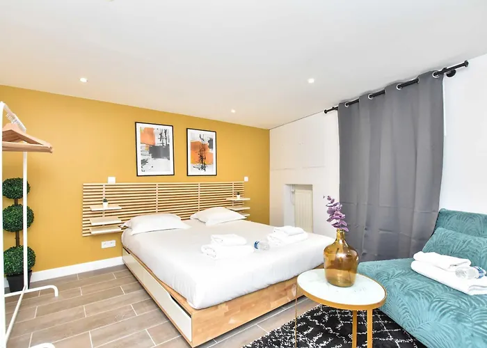 Amazing Apartement 4br Menilmontant Lägenhet *